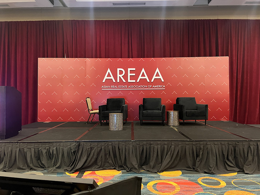 beMatrix modular displays with printed panels for events