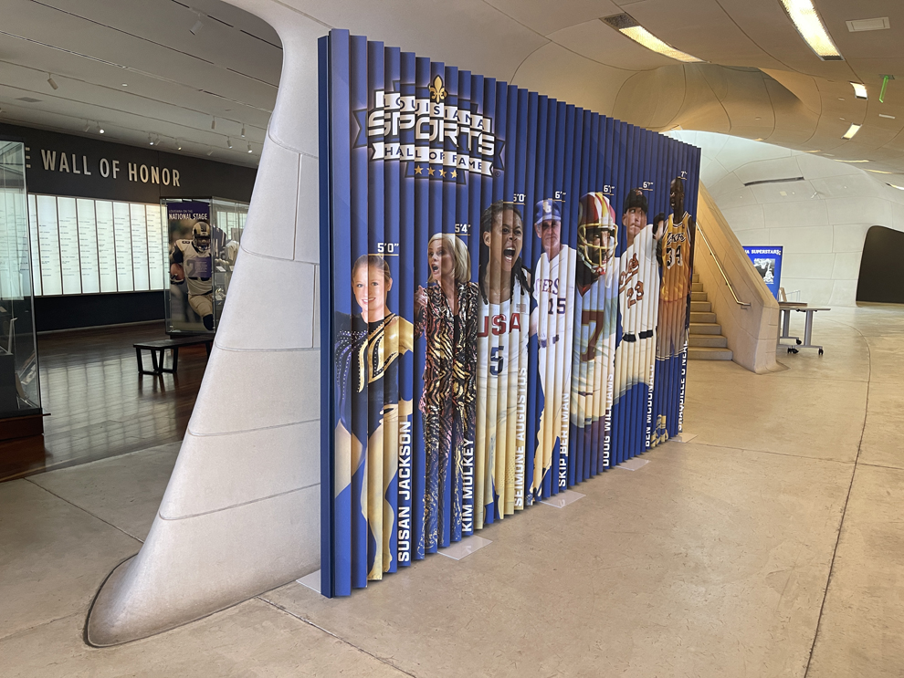 Lenticular wall displays for commercial interior branding in Norfolk, VA