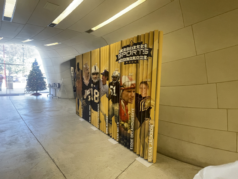 Branded lenticular wall displays designed for workplace environments in Norfolk, VA