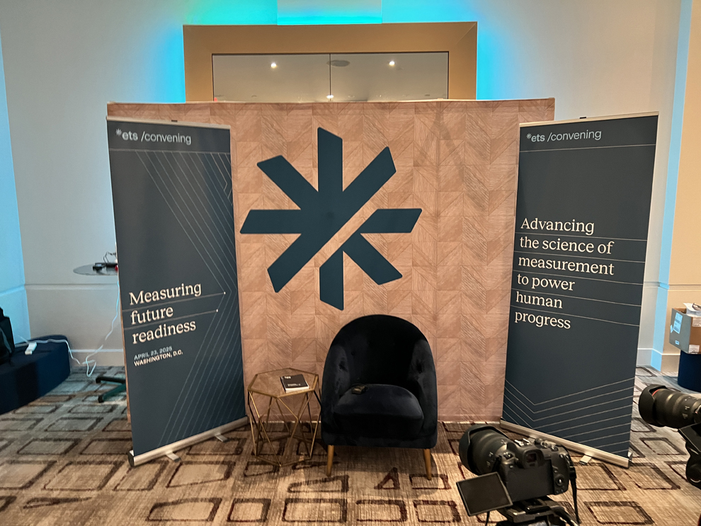 Retractable Banner Stands in Orlando, FL